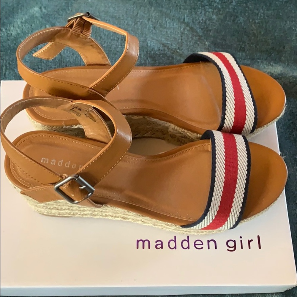 Madden girl - Picture 7 of 11